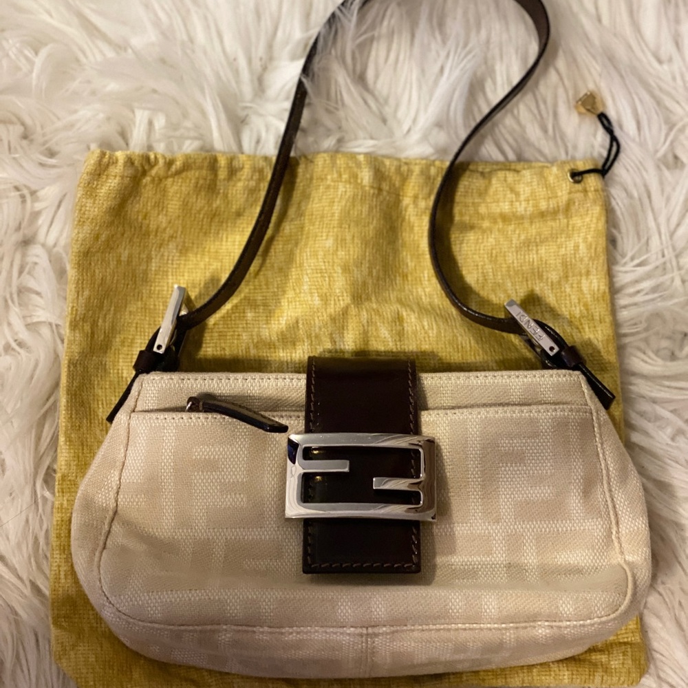 Fendi Cream Vintage Baguette